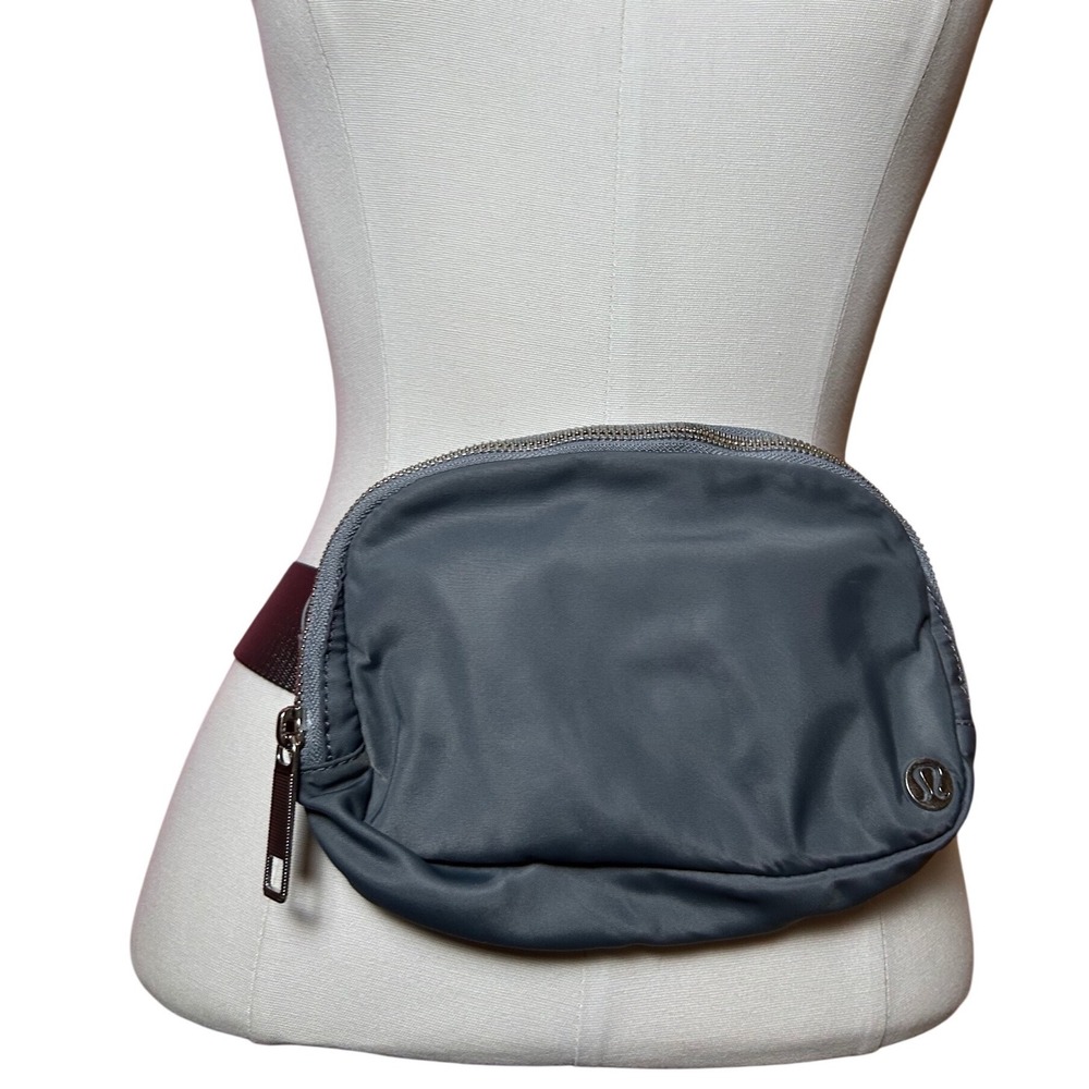 Lululemon Everywhere Belt Bag Gray Nylon Adjustable Strap Fanny Pack Pouch